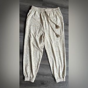 Revolve Cleobella Women’s Beige Joggers Organiv Cotton Boho tassels Sz M P76